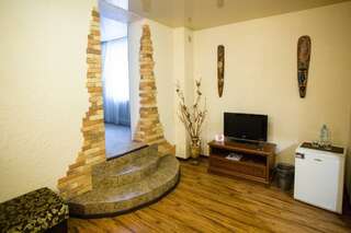 Гостиница Атриум Курган Номер люкс с 1 двуспальной кроватью-18