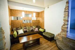 Гостиница Атриум Курган Номер люкс с 1 двуспальной кроватью-14