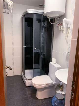 Гостиница Атриум Курган Номер люкс с 1 двуспальной кроватью-2