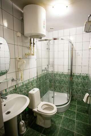 Гостиница Атриум Курган Номер стандарт с 2 односпальными кроватями-9