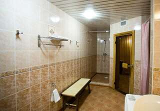 Гостиница Атриум Курган Номер люкс улучшенный с 1 двуспальной кроватью-17