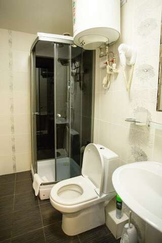 Гостиница Атриум Курган Номер стандарт с 2 односпальными кроватями-8